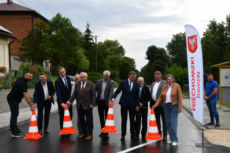 Uroczyste otwarcie przebudowanej drogi w Biskupicach